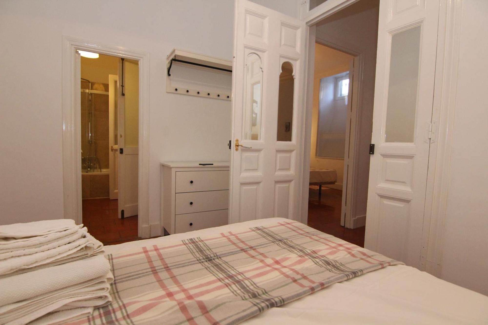 Apartamentos Madrid Retiro Exterior photo